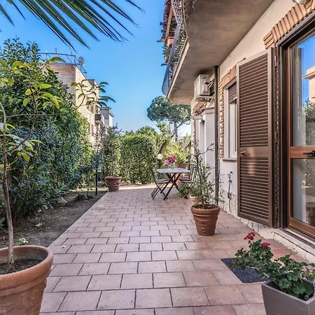 Pensionat Maison Rosy 3*