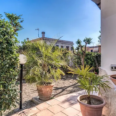 Pensionat Maison Rosy 3*