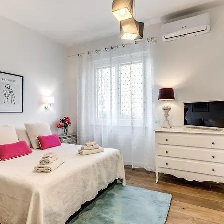 Maison Rosy 3*