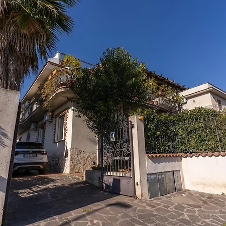 Maison Rosy 3*